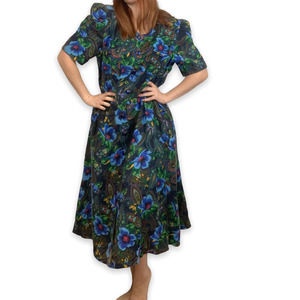 Vintage J. Taylor, blue floral topical dress, midi length